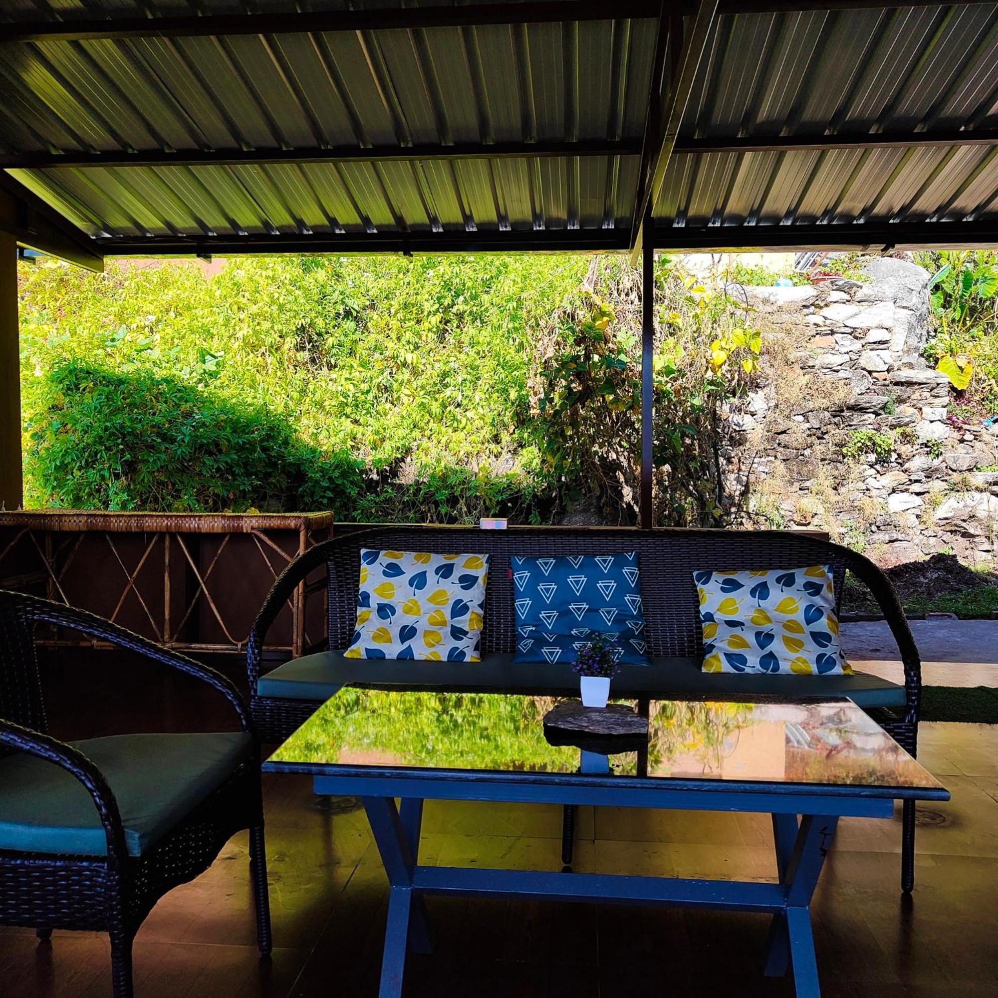 Villa Cafe Buransh Sari Exterior foto